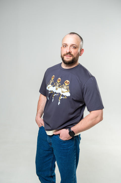 Чоловіча футболка "Скелети Віра, Надя і Люба" (вільний крій)