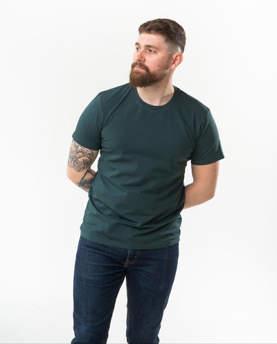 Чоловіча темно-зелена базова футболка